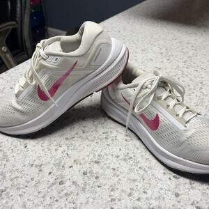 Nike Air Zoom Structure 24 Womens Size 7.5 Running Shoes DA8570-103 Sail Pink